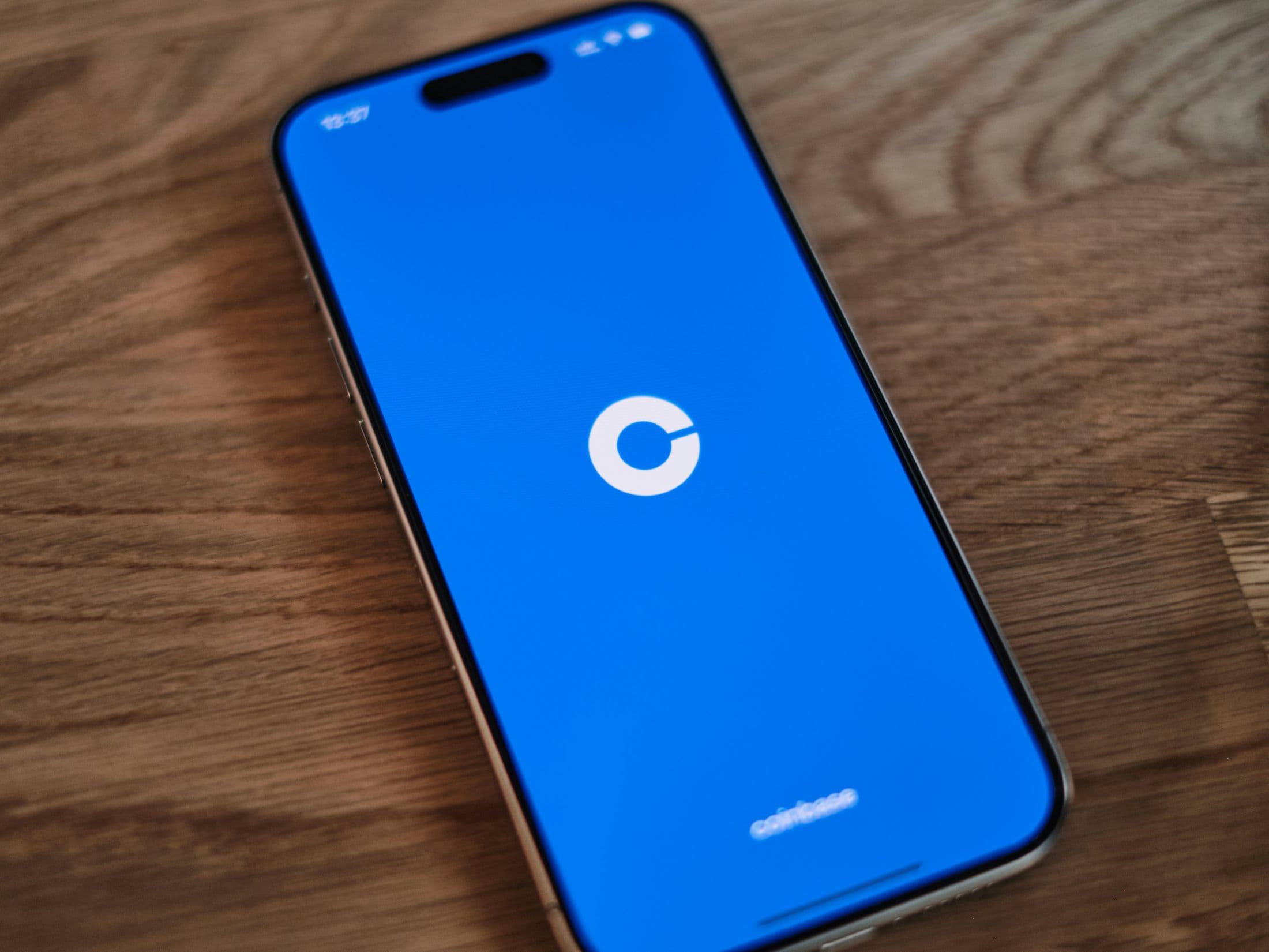 Coinbase introduces Agents, a platform connecting AI to financial execution channels.